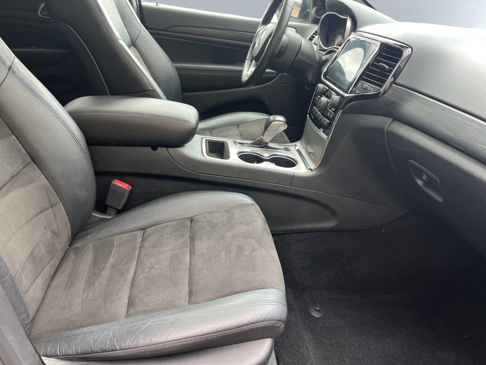 used 2021 Jeep Grand Cherokee car, priced at $25,987