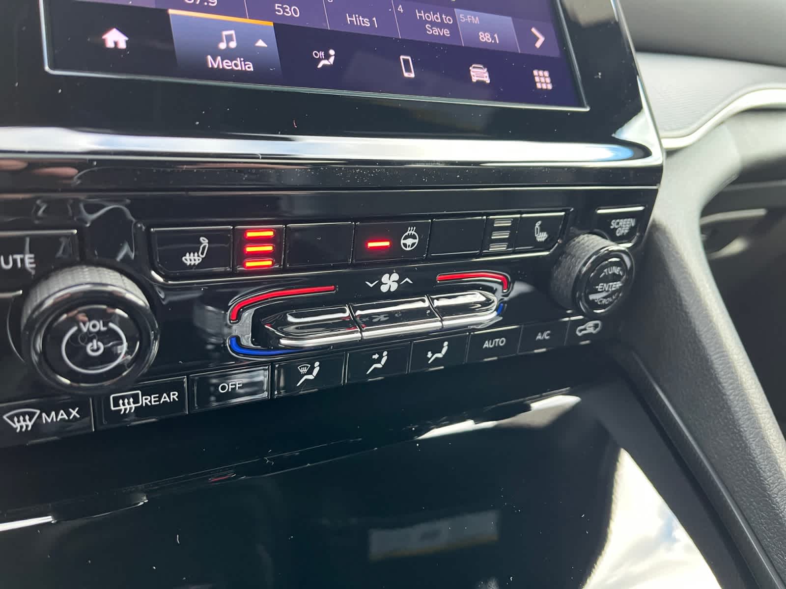 new 2025 Jeep Grand Cherokee car, priced at $45,270