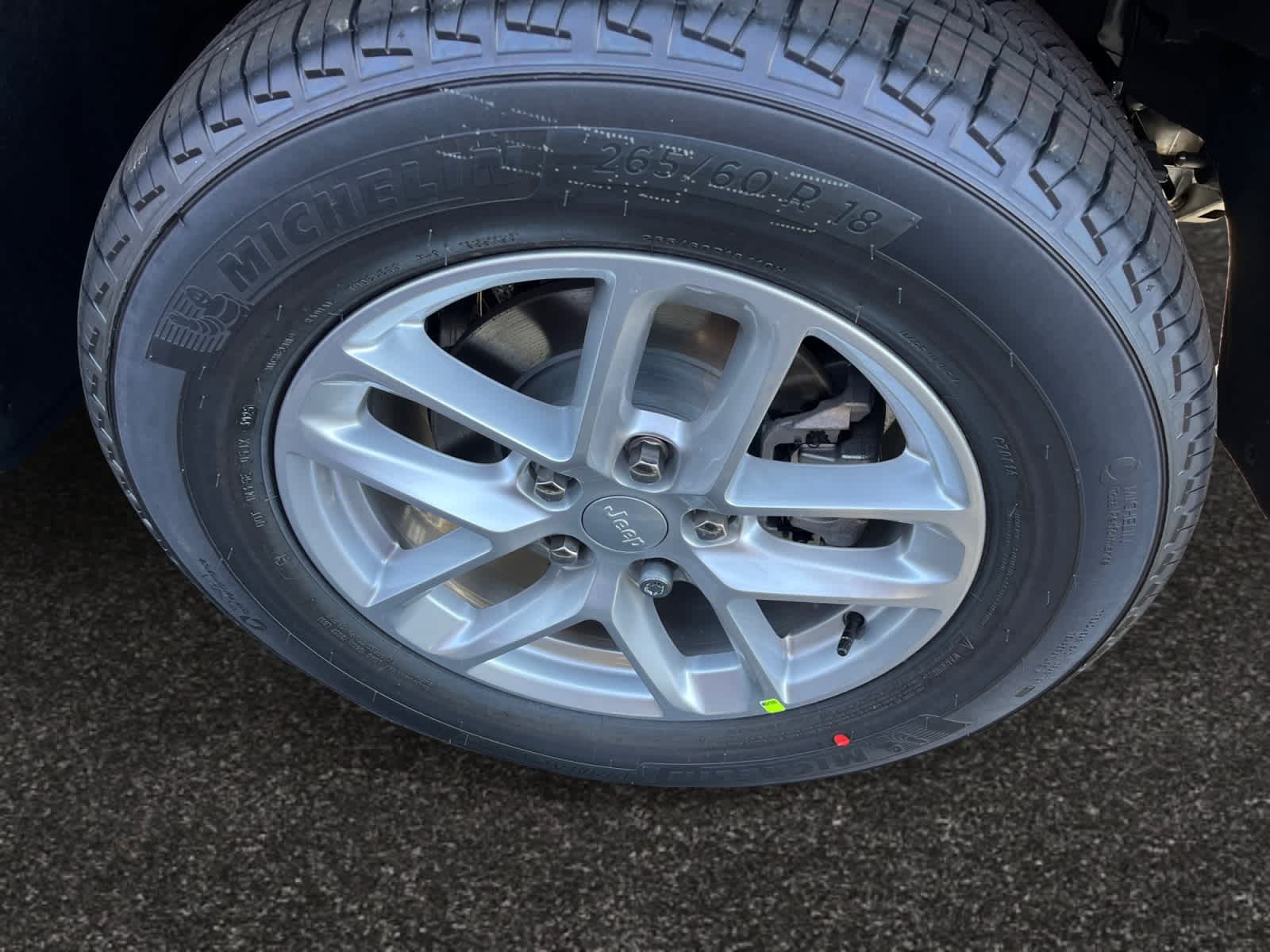 new 2025 Jeep Grand Cherokee car, priced at $38,275