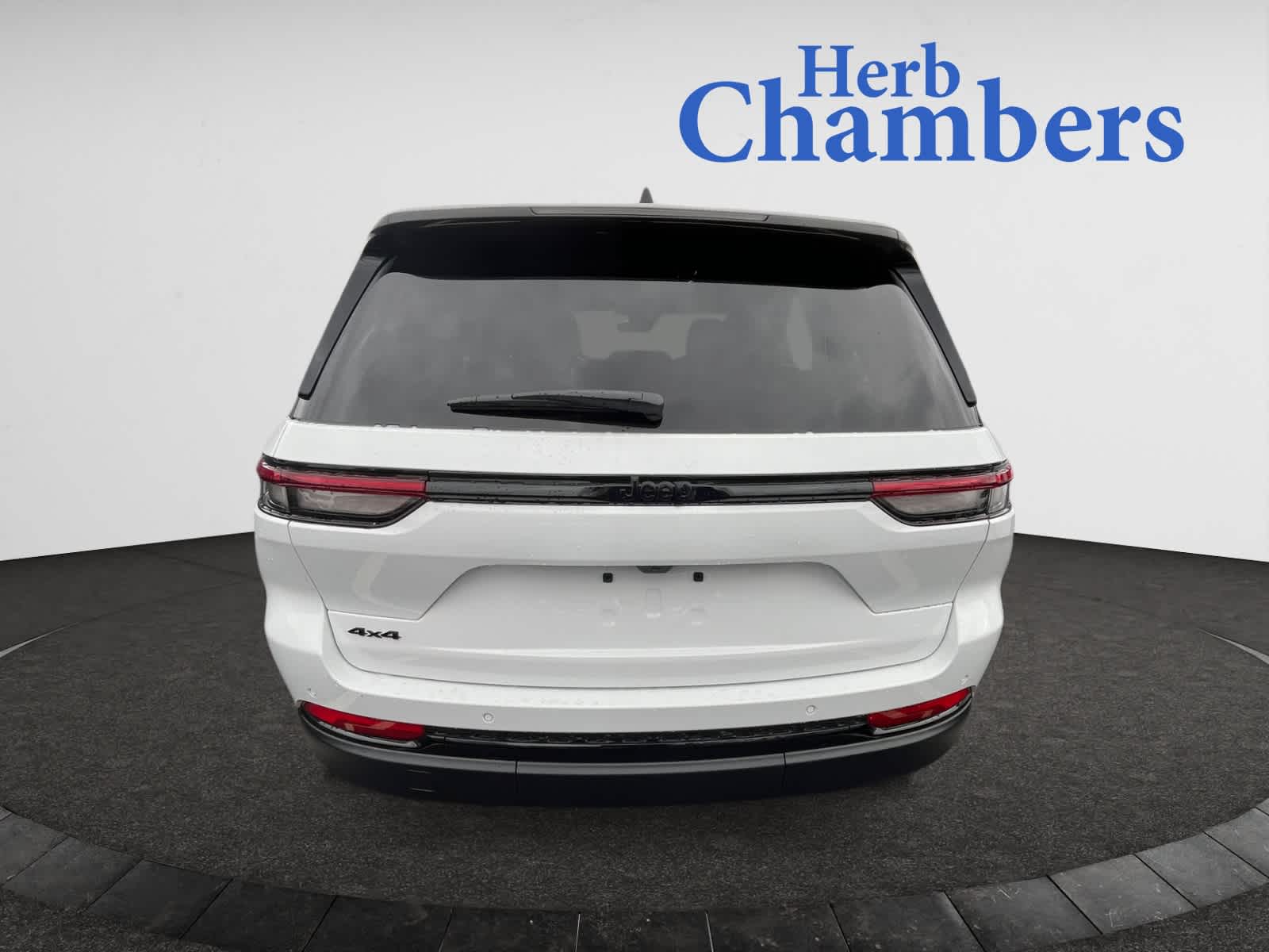 new 2025 Jeep Grand Cherokee car, priced at $43,680