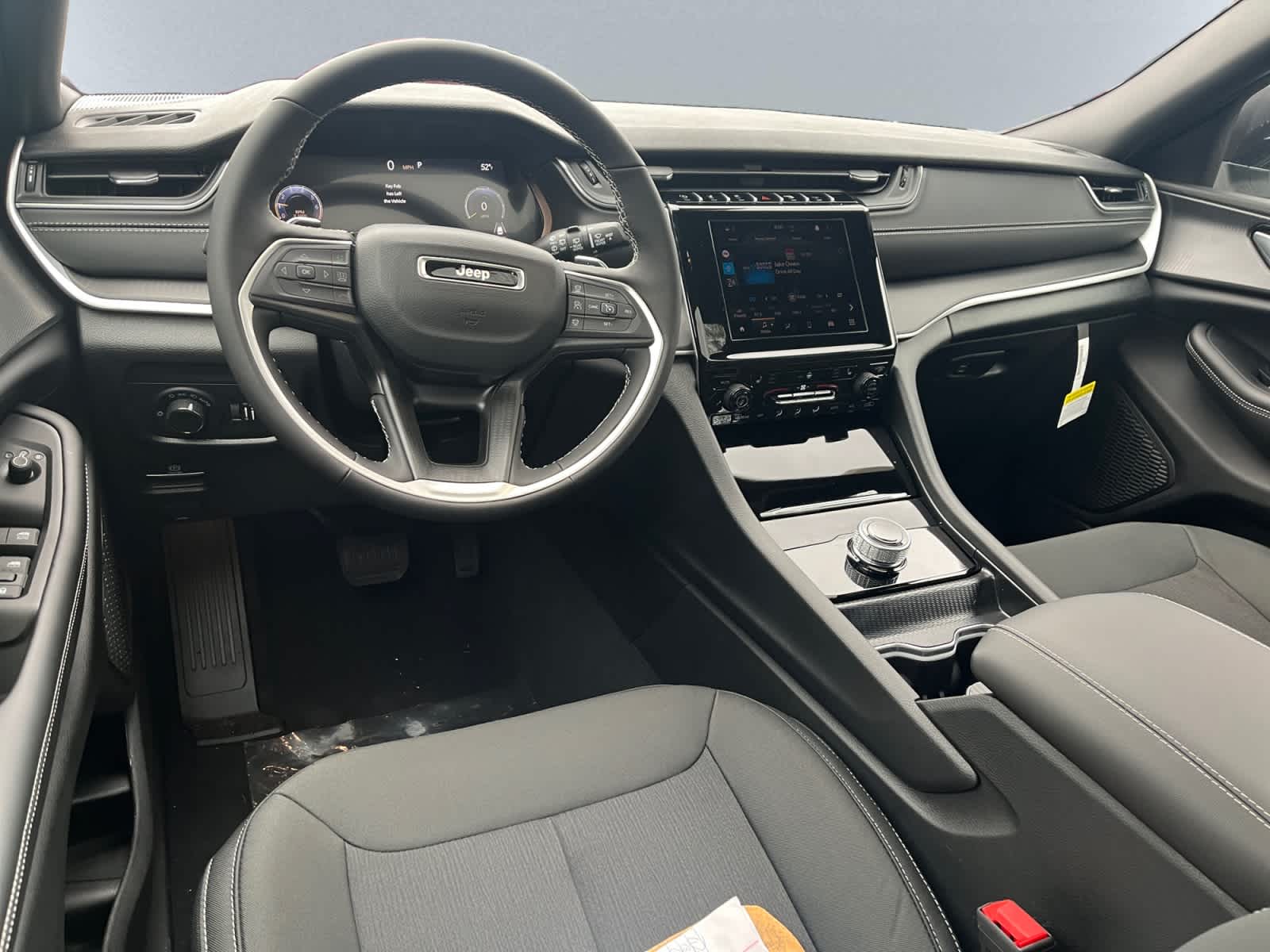 new 2025 Jeep Grand Cherokee car, priced at $39,475