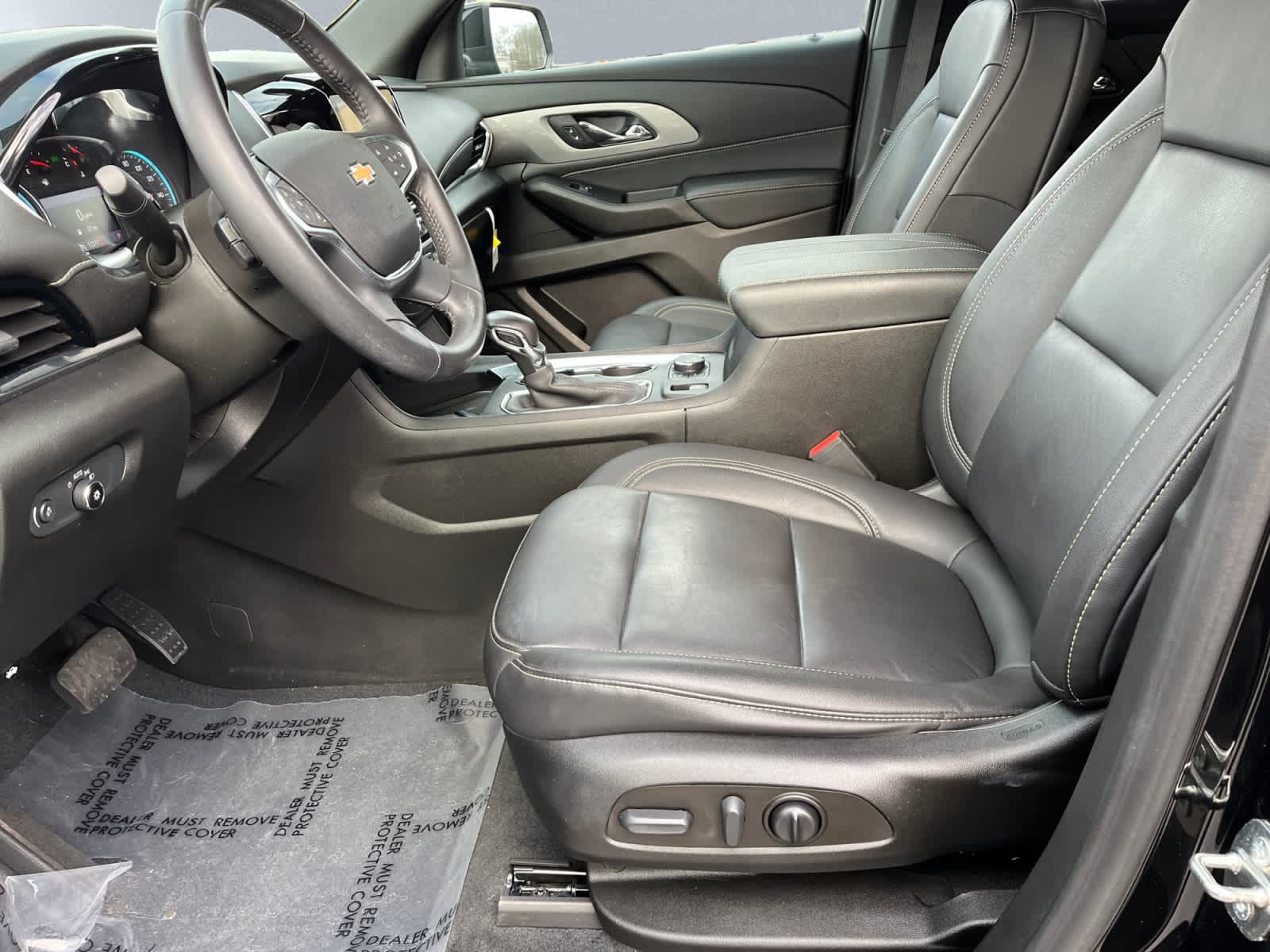 used 2022 Chevrolet Traverse car, priced at $33,328