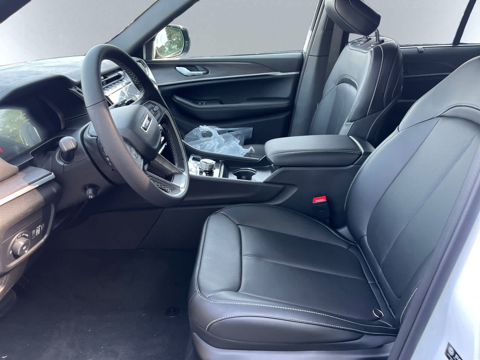 new 2025 Jeep Grand Cherokee car, priced at $52,340
