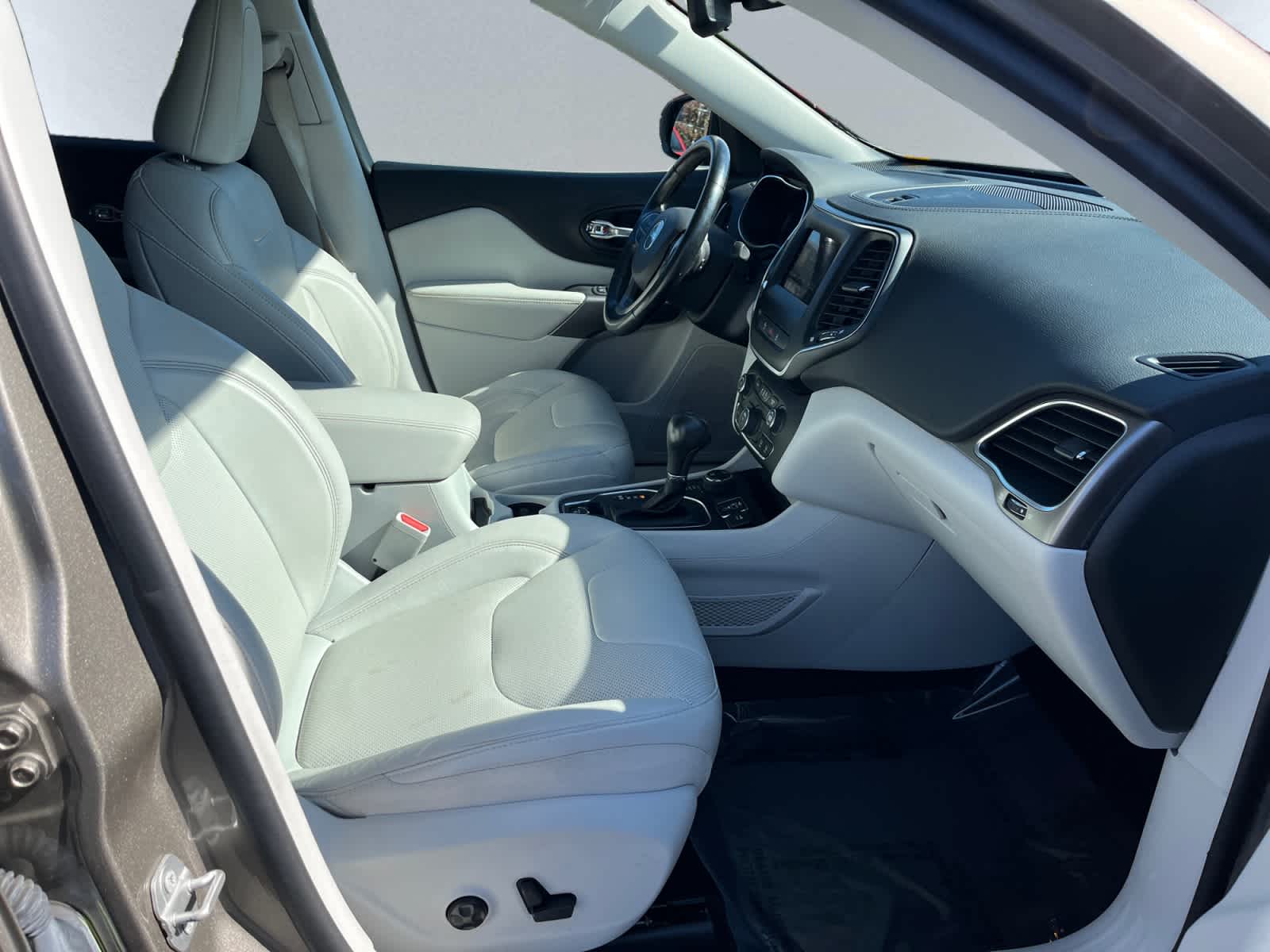 used 2021 Jeep Cherokee car, priced at $19,761