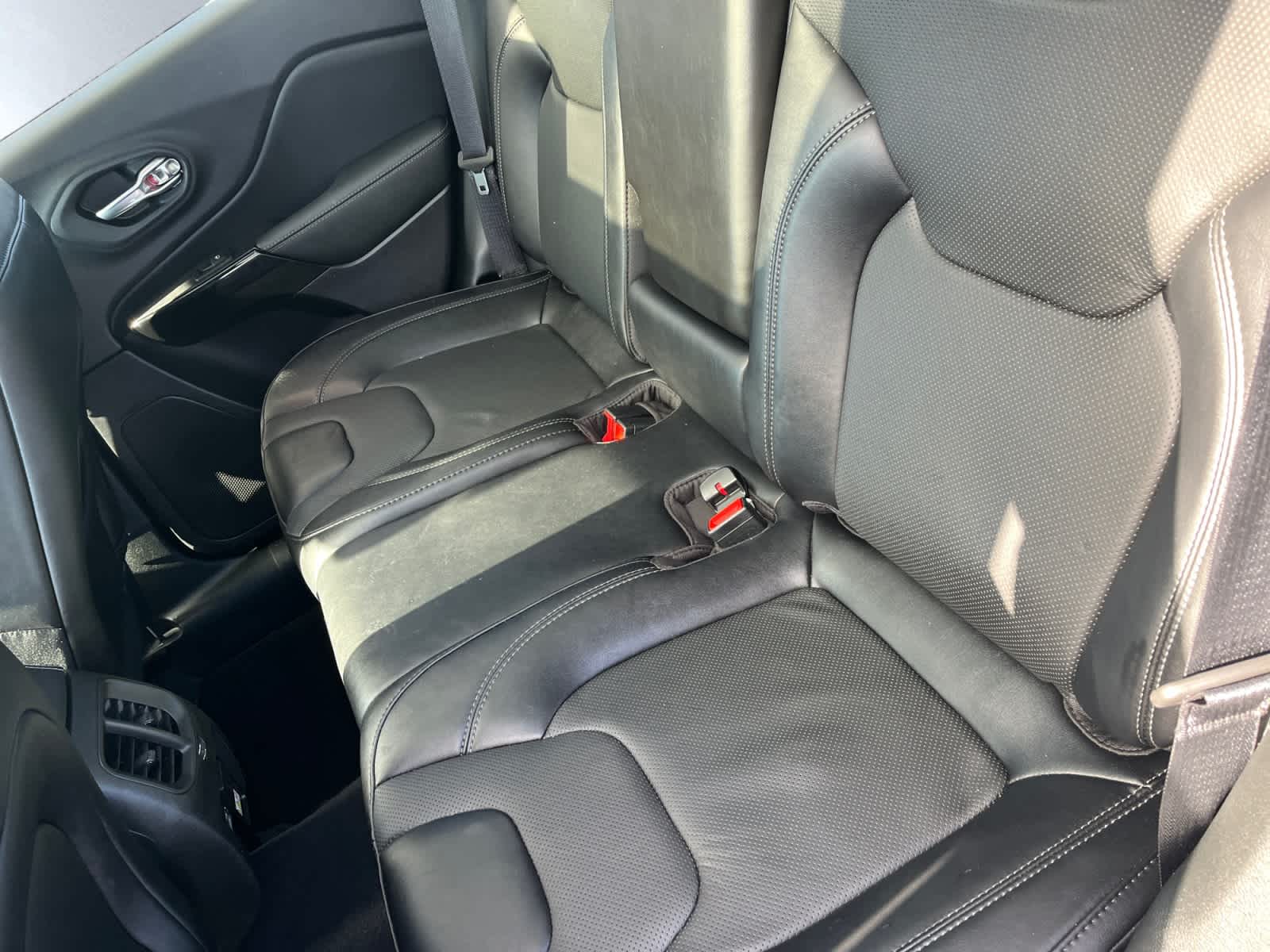 used 2023 Jeep Cherokee car, priced at $27,194