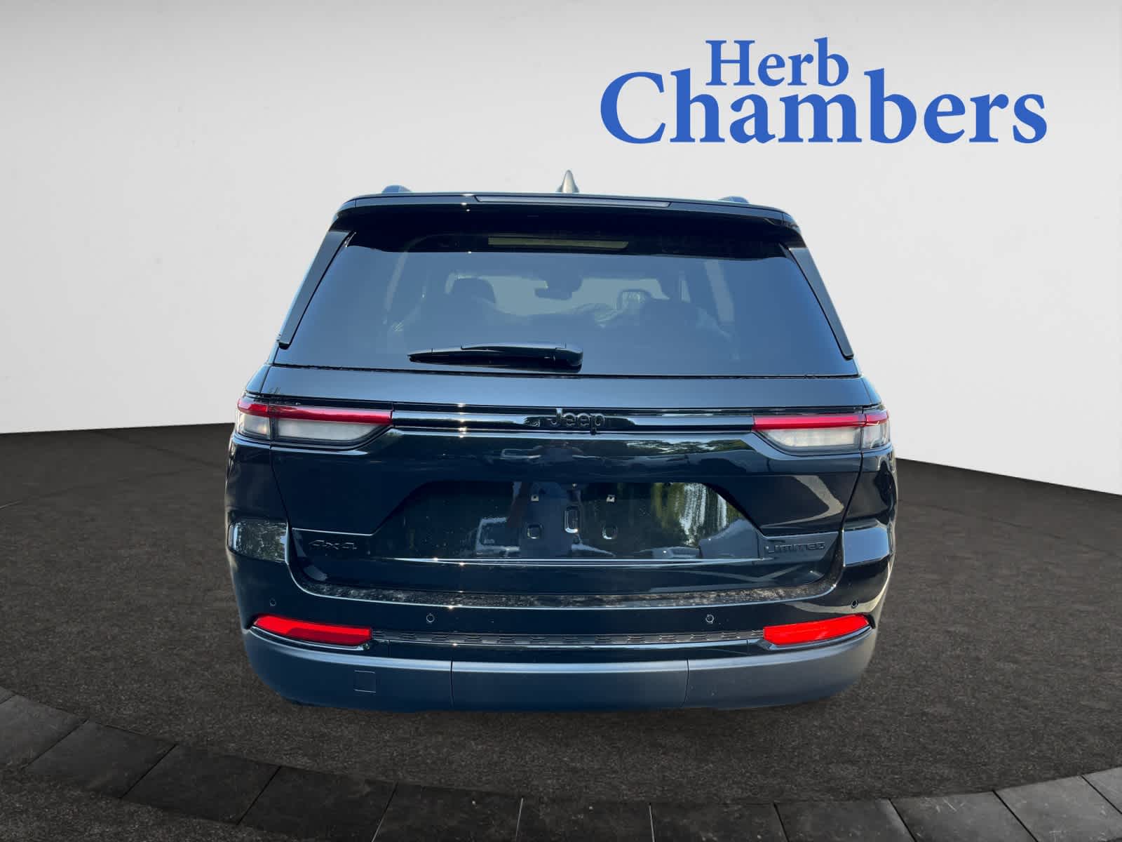 new 2025 Jeep Grand Cherokee car, priced at $52,735