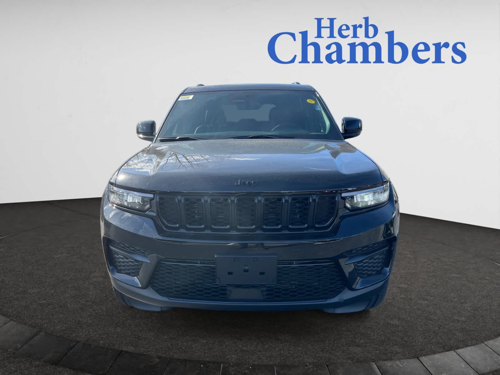 new 2025 Jeep Grand Cherokee car, priced at $45,270