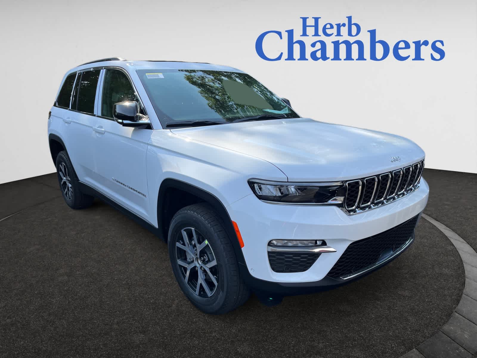 new 2025 Jeep Grand Cherokee car, priced at $52,340