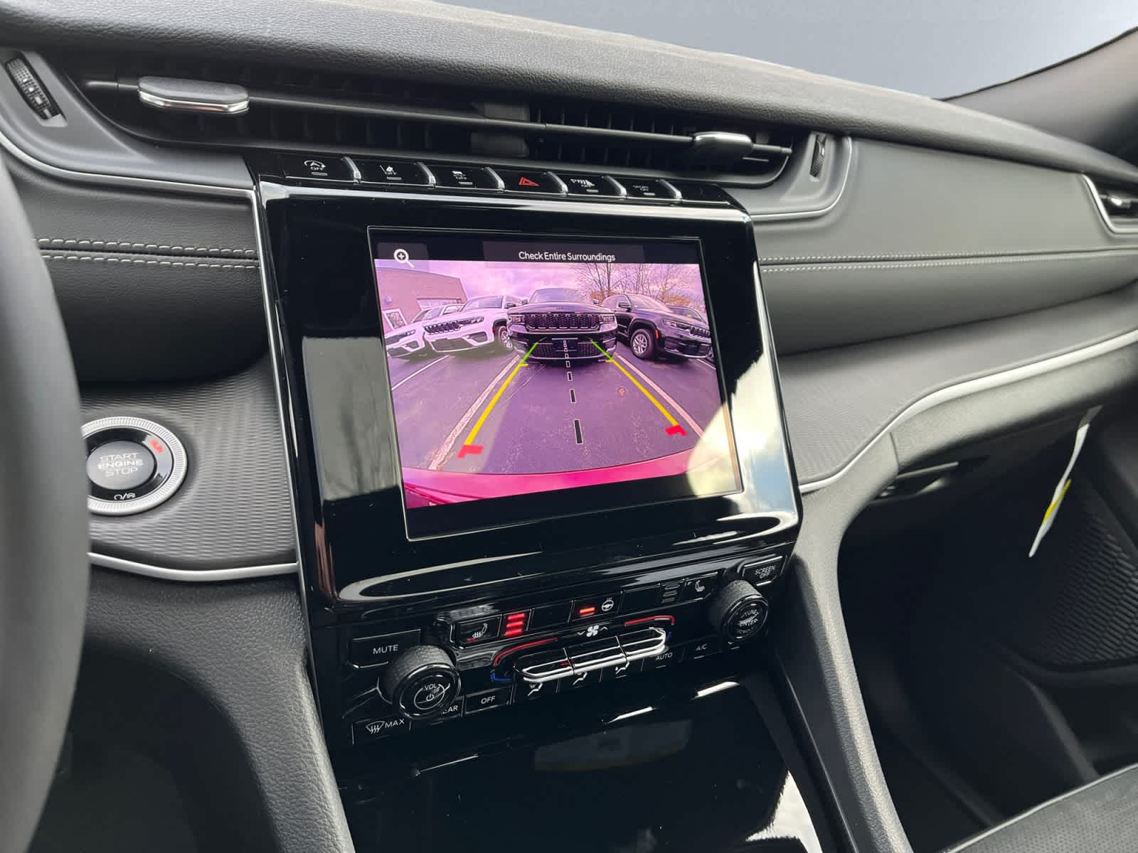 new 2025 Jeep Grand Cherokee car, priced at $45,270