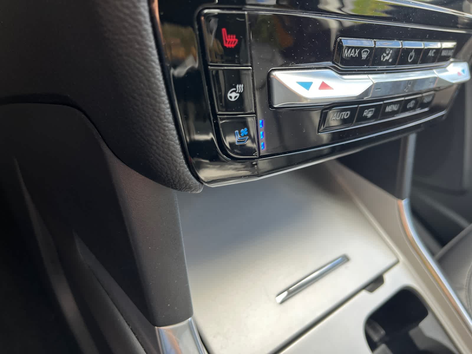 used 2022 Ford Explorer car, priced at $35,494