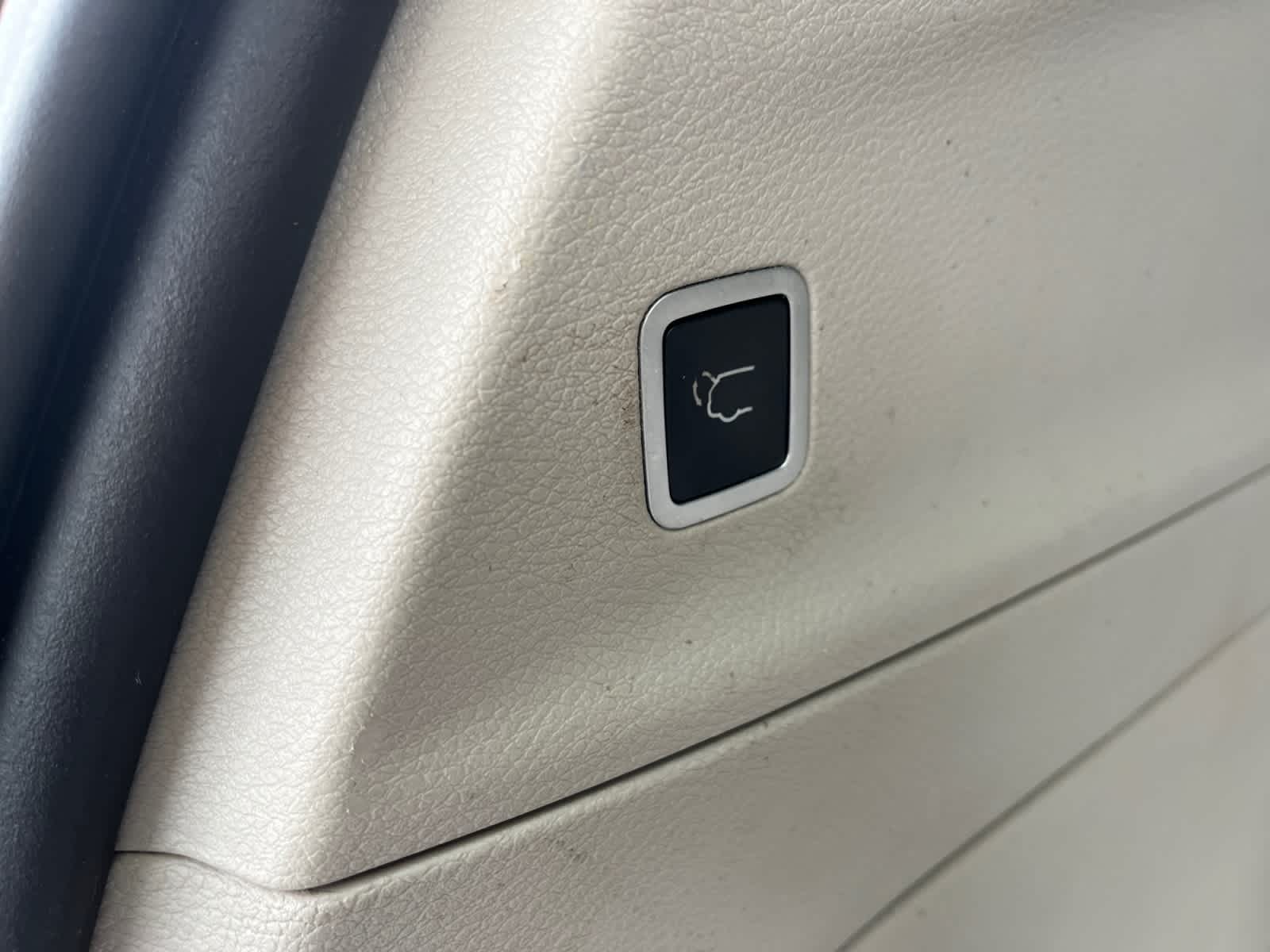 used 2018 Chrysler Pacifica car, priced at $17,371