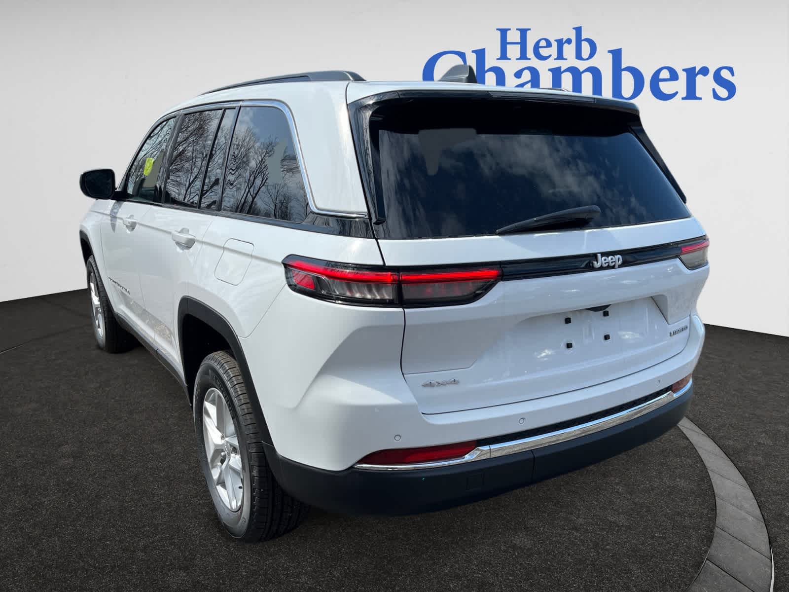 new 2025 Jeep Grand Cherokee car, priced at $41,780