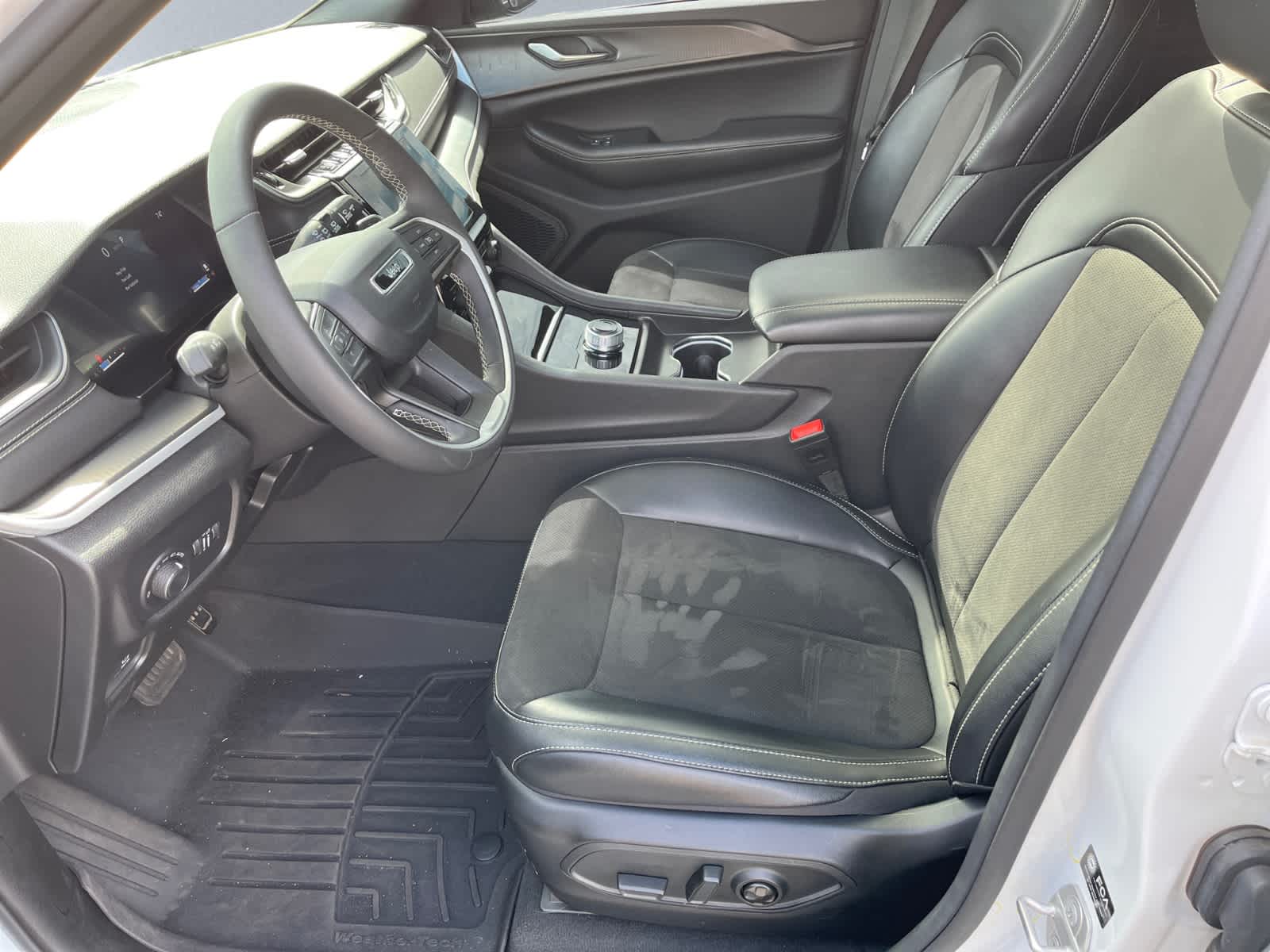 used 2024 Jeep Grand Cherokee car, priced at $35,487