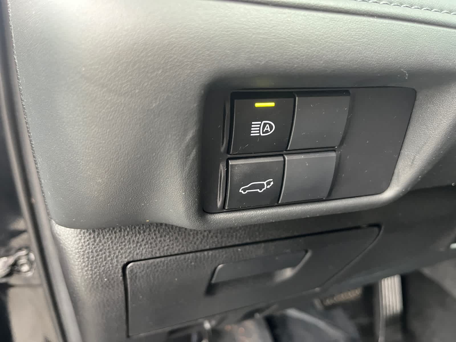 used 2020 Toyota Highlander car, priced at $26,894