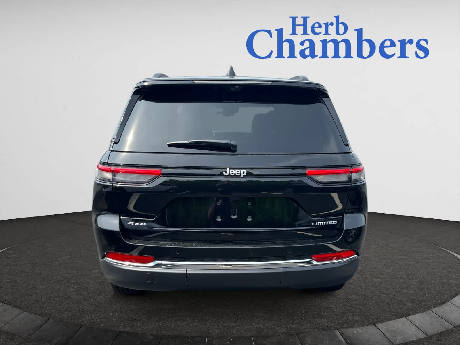 new 2025 Jeep Grand Cherokee car, priced at $52,935