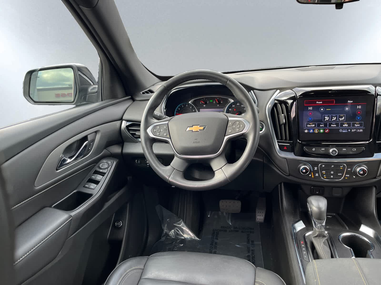used 2022 Chevrolet Traverse car, priced at $33,328