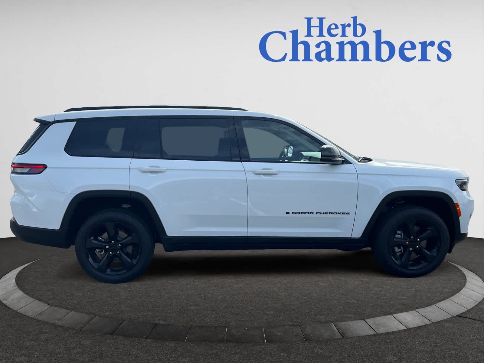 new 2025 Jeep Grand Cherokee car, priced at $52,240