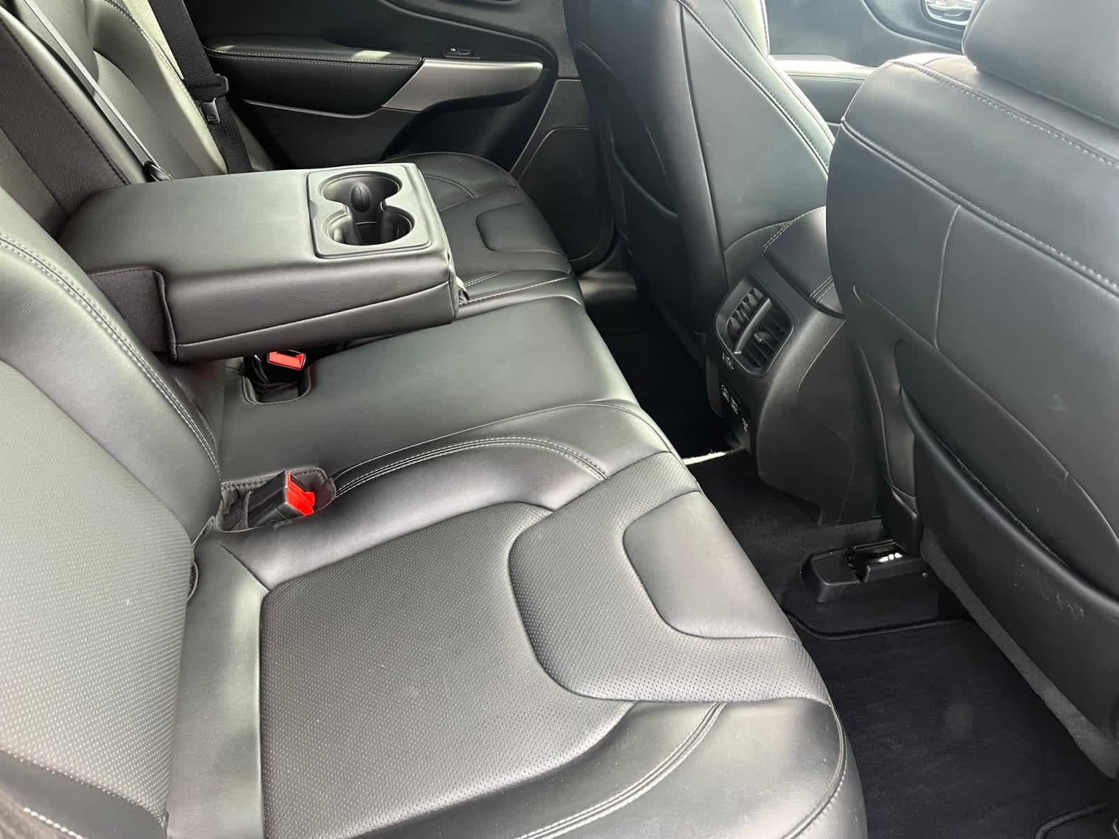 used 2021 Jeep Cherokee car, priced at $23,294