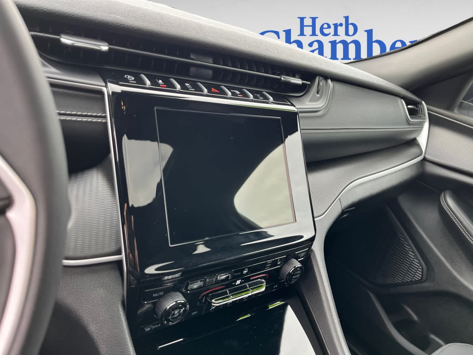 used 2024 Jeep Grand Cherokee car, priced at $32,280