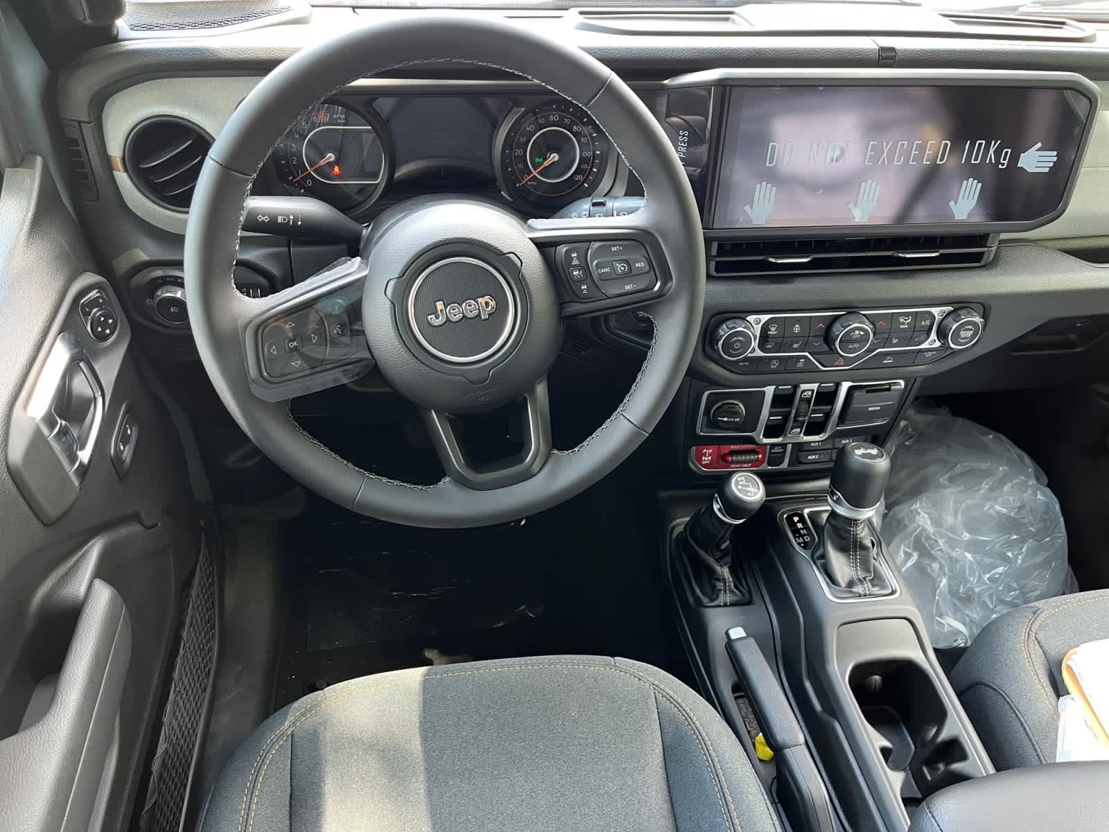 new 2025 Jeep Wrangler car, priced at $53,075