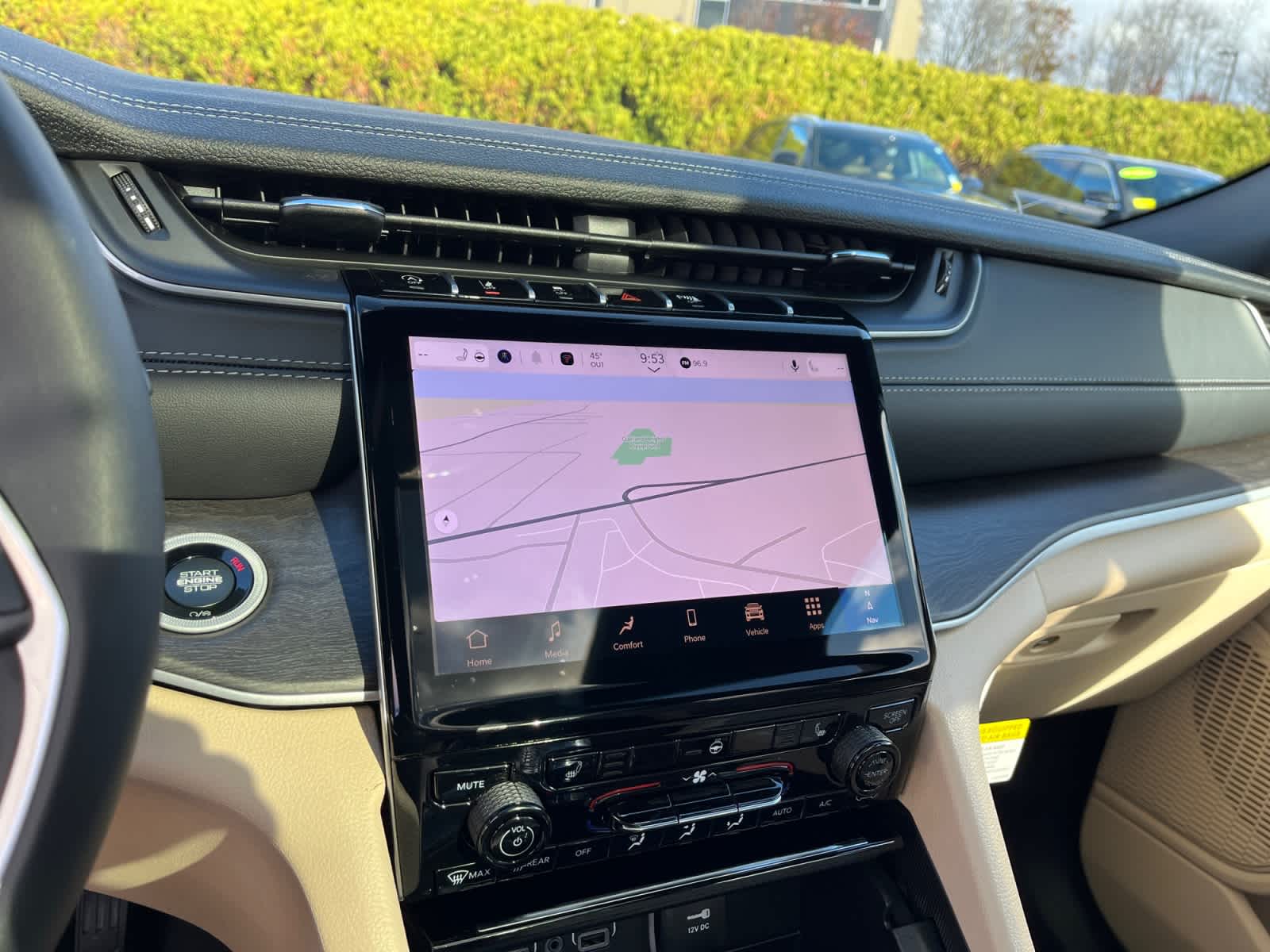 new 2025 Jeep Grand Cherokee car, priced at $45,910