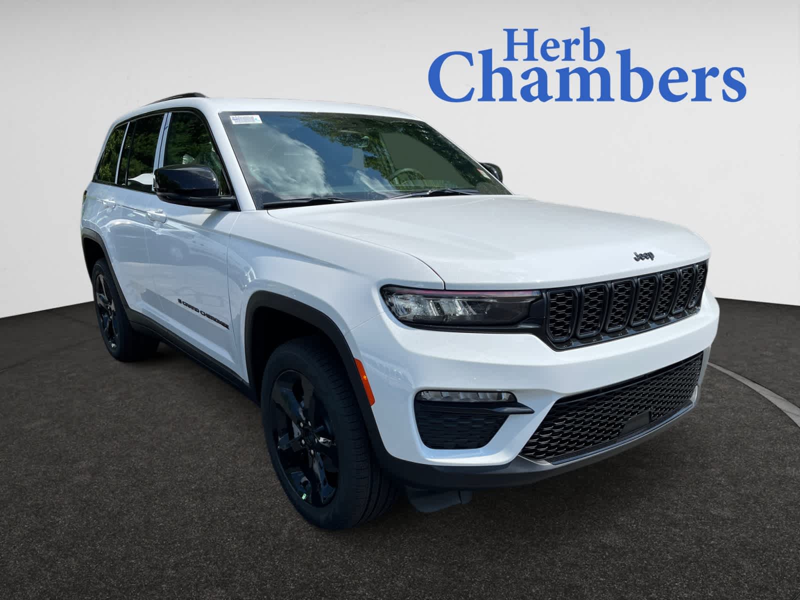 new 2025 Jeep Grand Cherokee car, priced at $52,140
