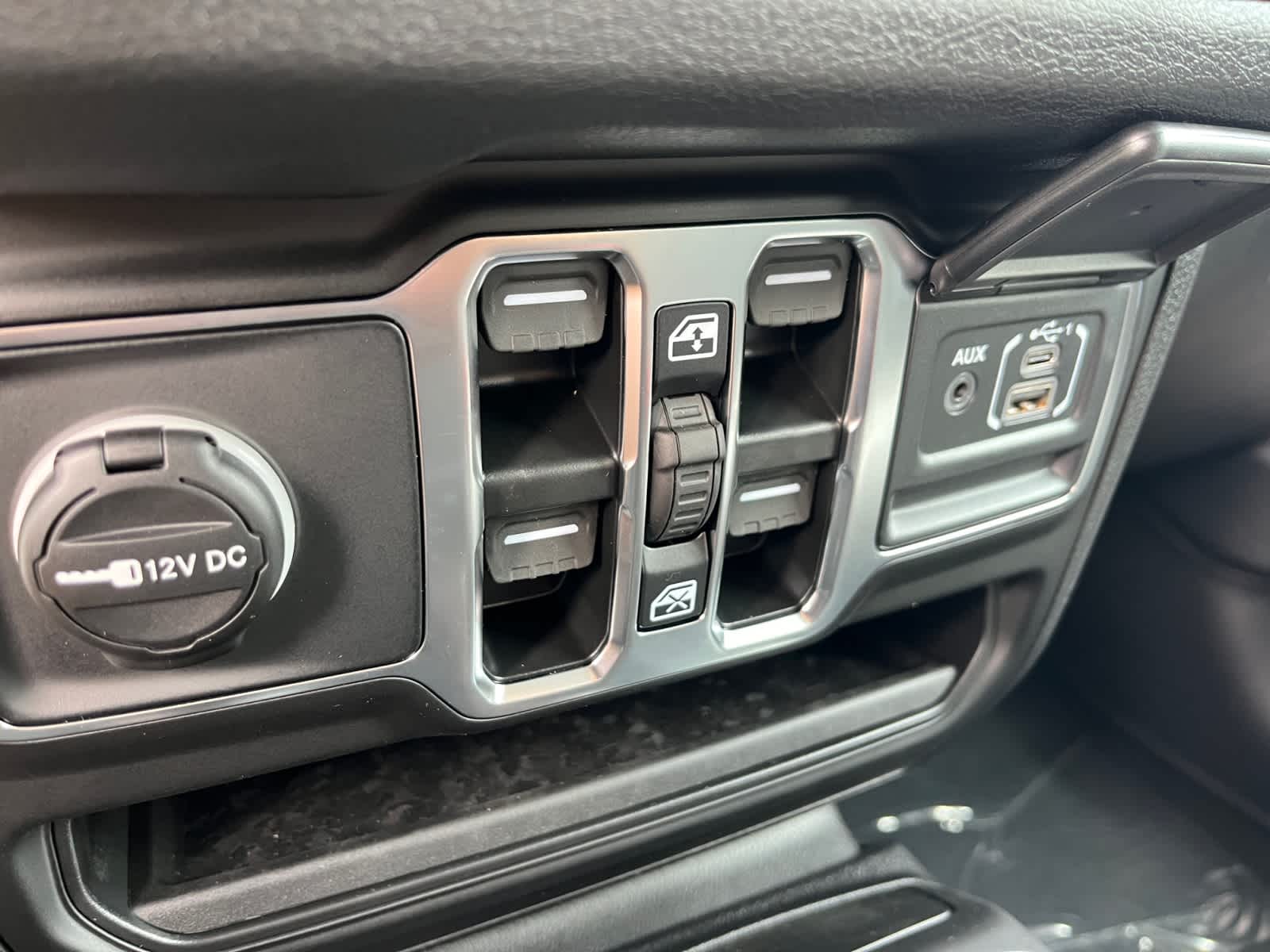 new 2025 Jeep Wrangler car, priced at $43,360