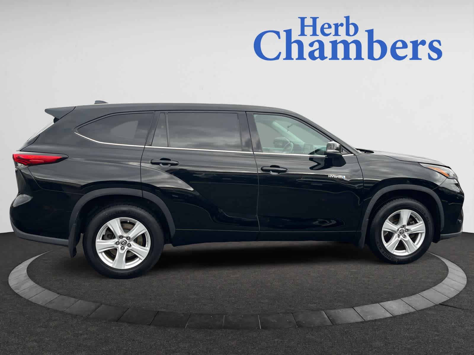 used 2020 Toyota Highlander car, priced at $26,894
