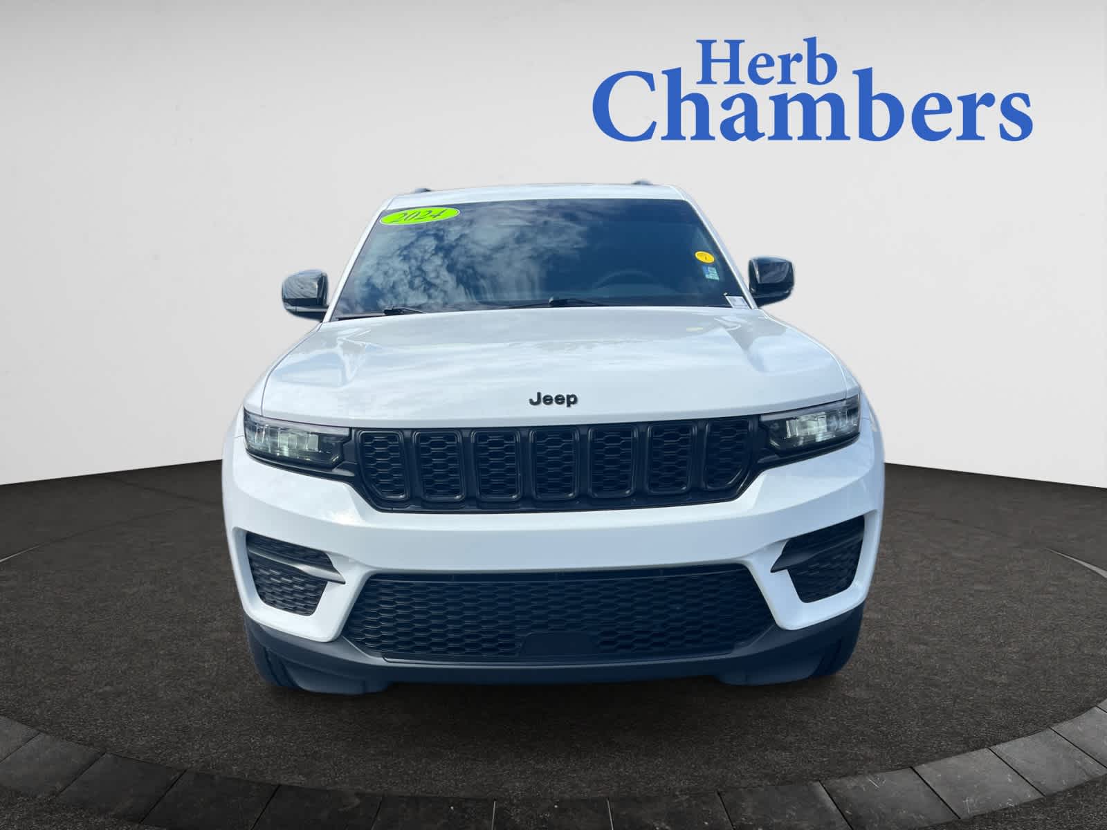 used 2024 Jeep Grand Cherokee car, priced at $35,487