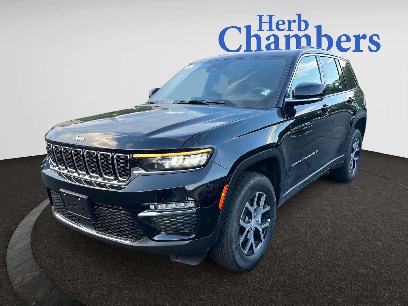 new 2025 Jeep Grand Cherokee car, priced at $49,810
