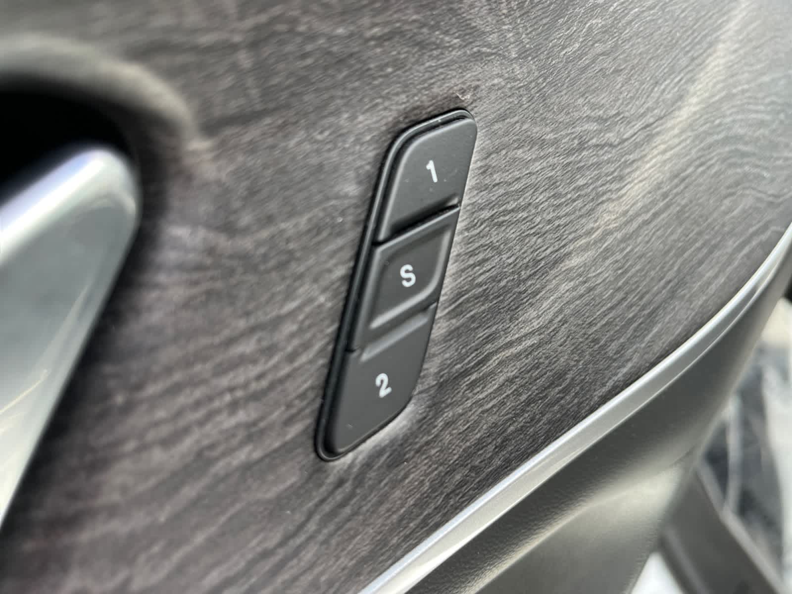 used 2024 Jeep Grand Cherokee L car, priced at $37,981