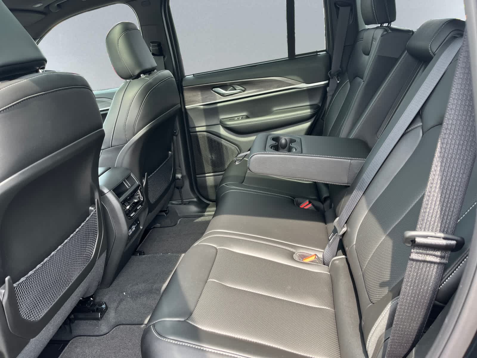 new 2025 Jeep Grand Cherokee car, priced at $52,935