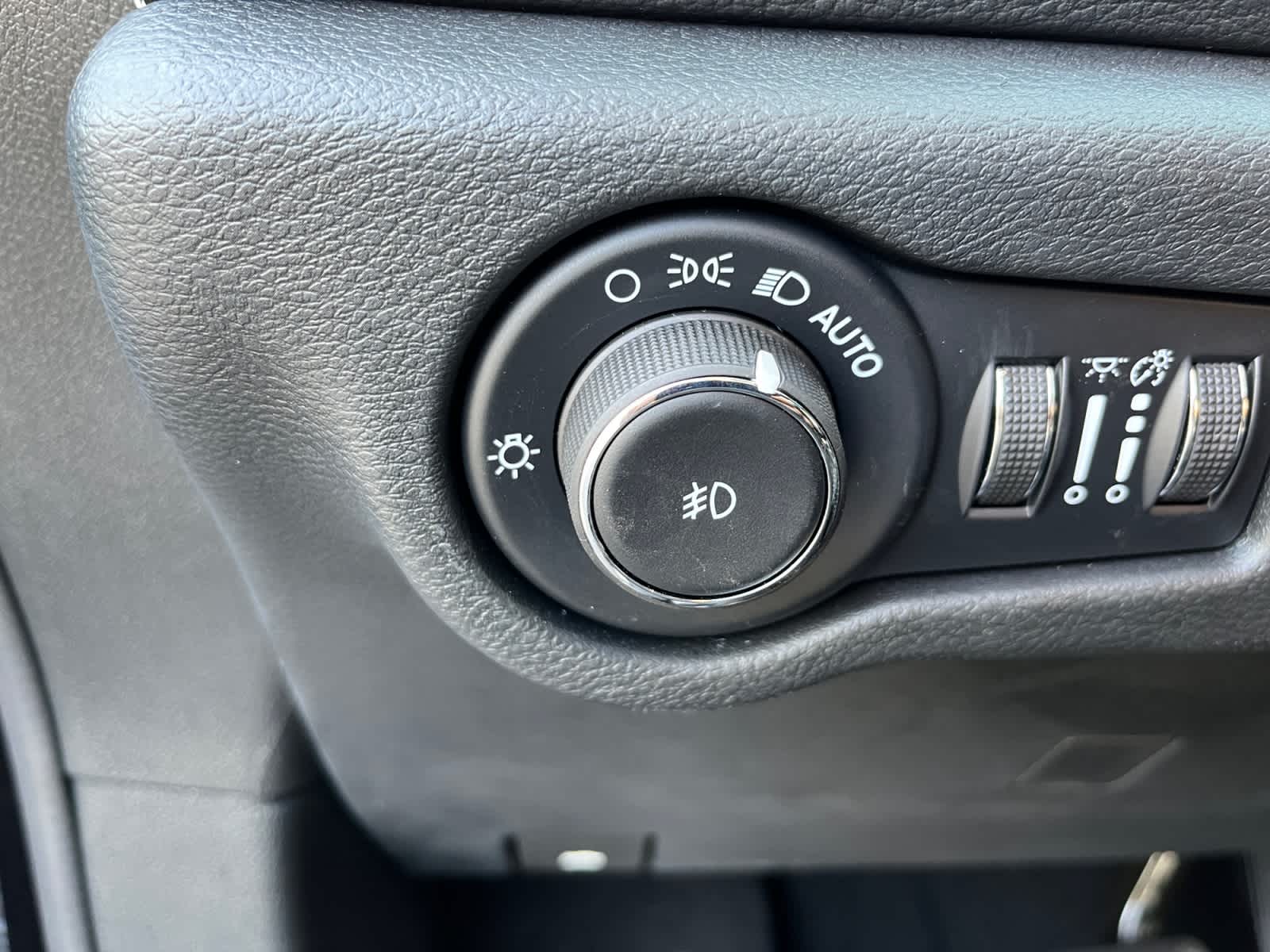 used 2025 Chrysler Pacifica car, priced at $42,216