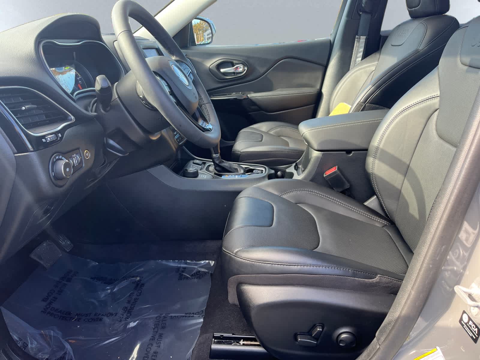 used 2023 Jeep Cherokee car, priced at $27,194