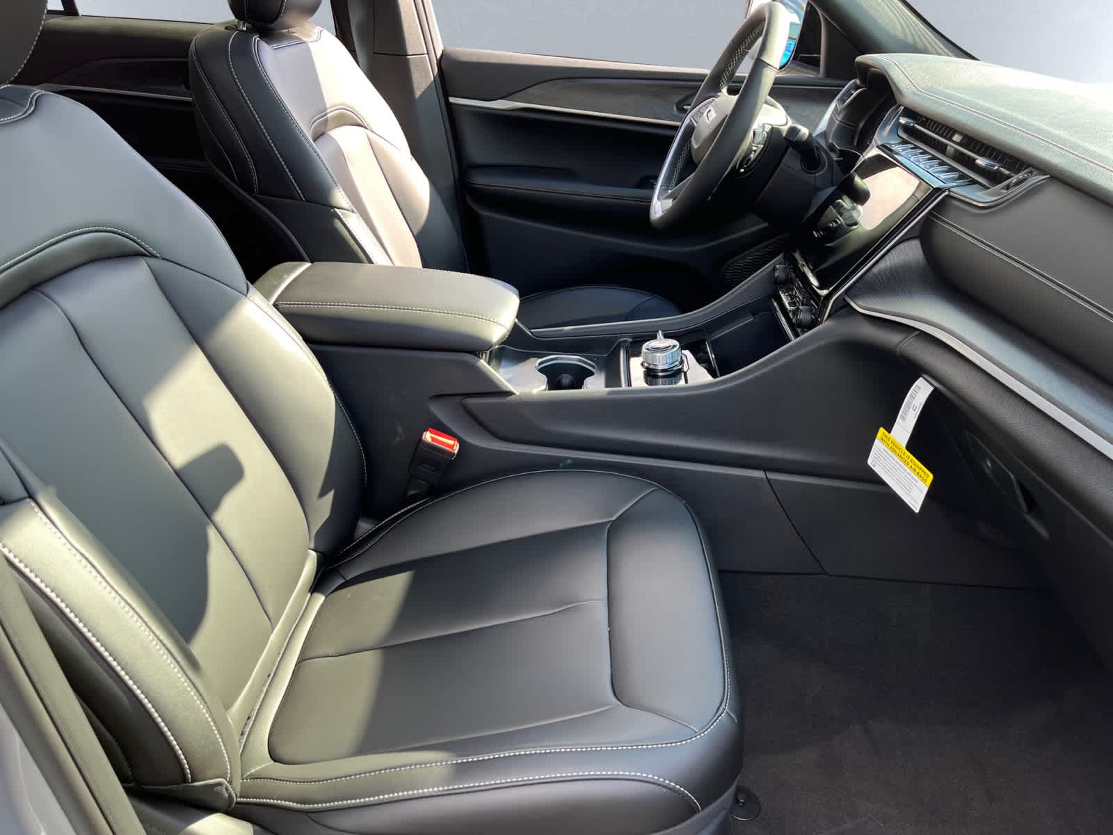 new 2025 Jeep Grand Cherokee car, priced at $50,535