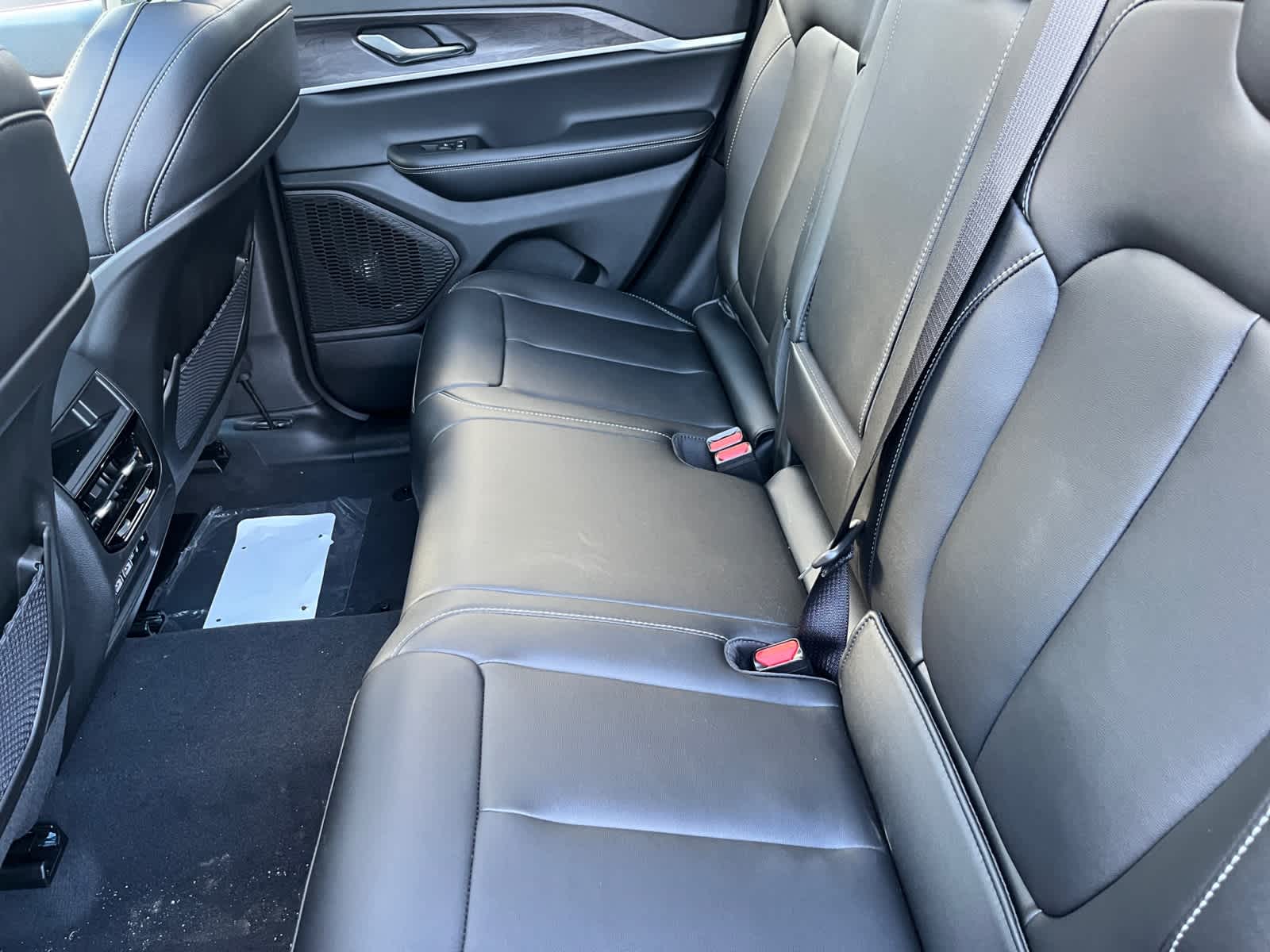 new 2025 Jeep Grand Cherokee car, priced at $49,810