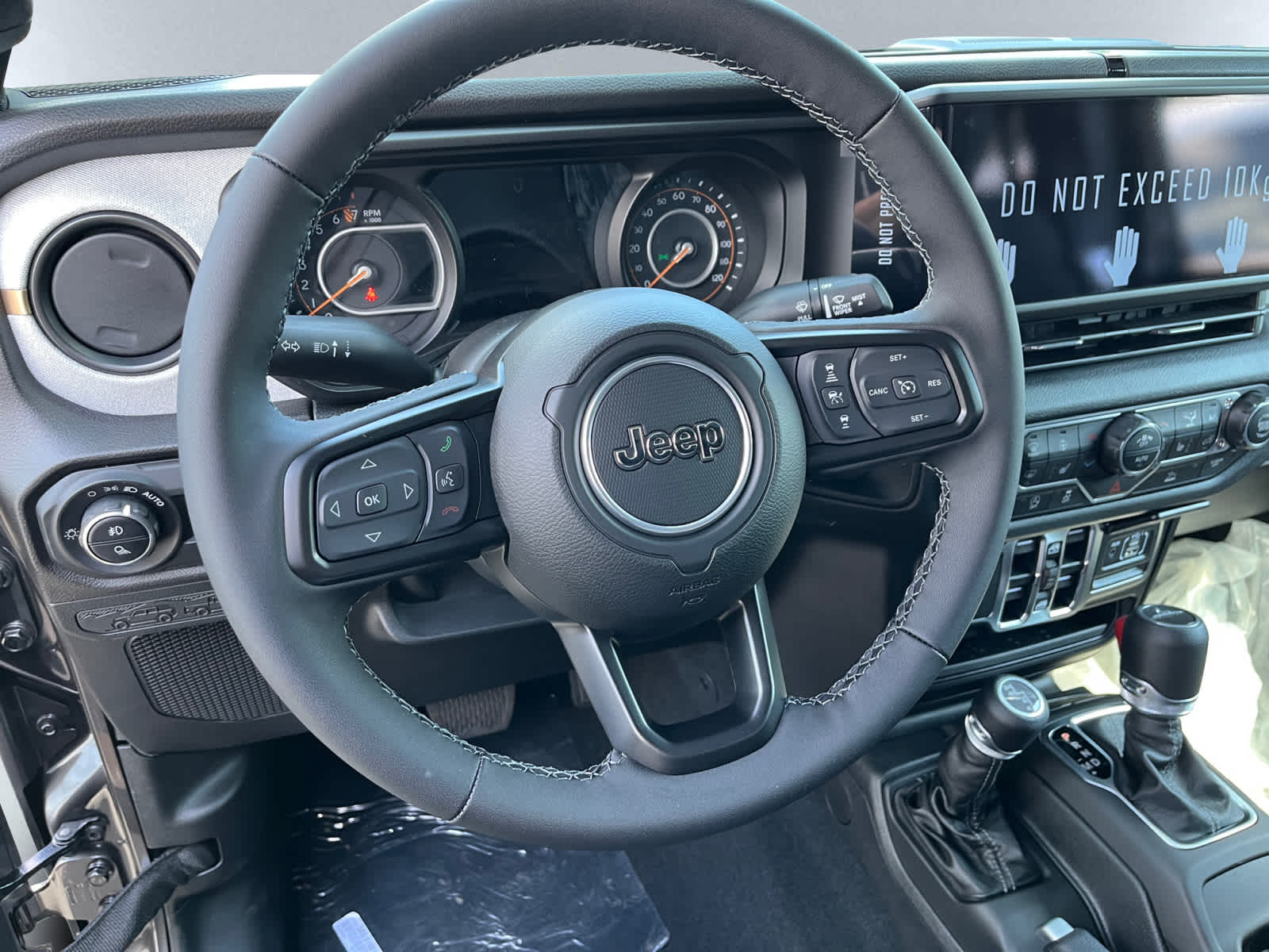 new 2025 Jeep Gladiator car, priced at $46,210