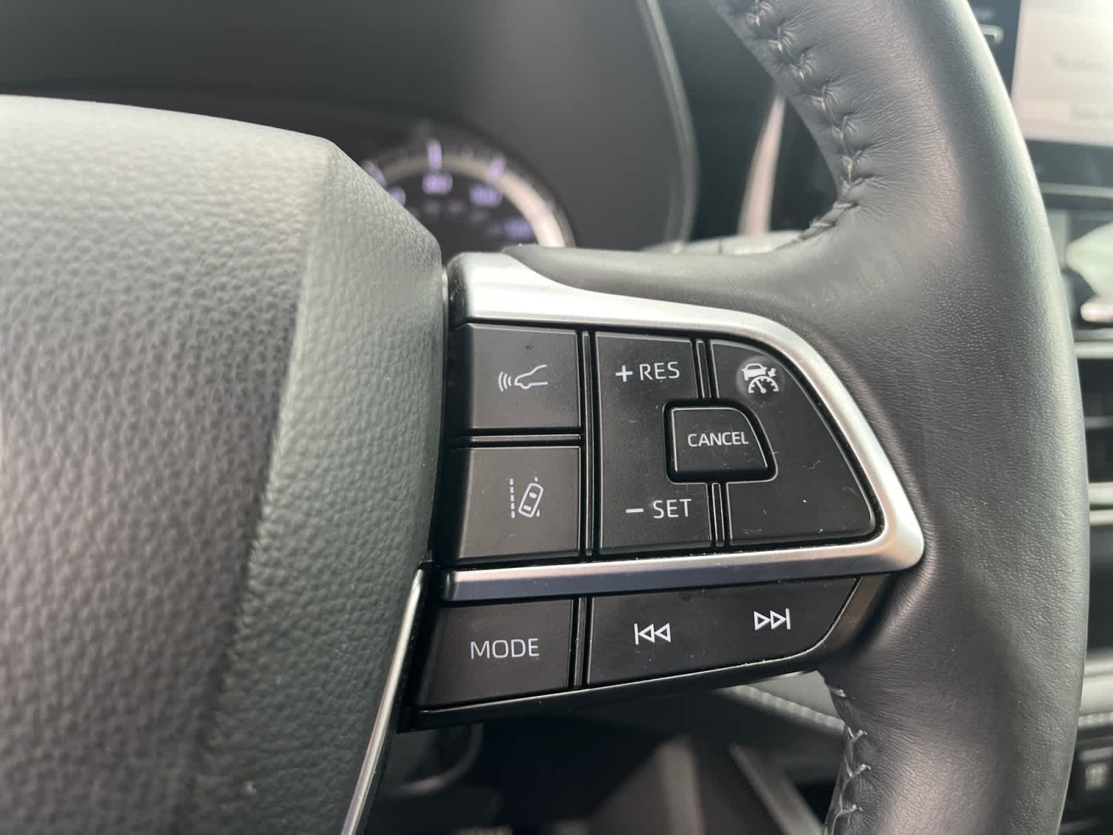 used 2020 Toyota Highlander car, priced at $26,894