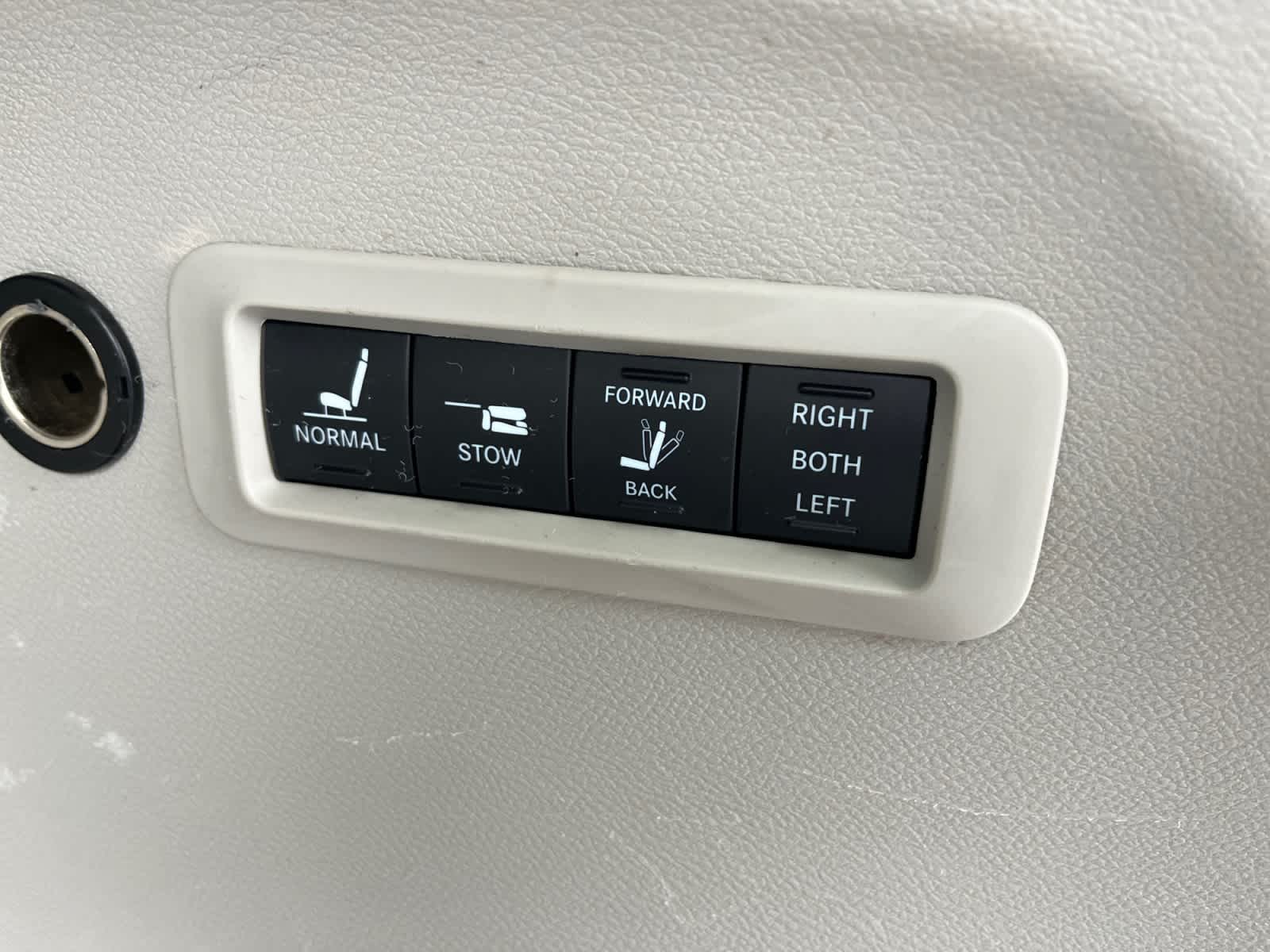 used 2018 Chrysler Pacifica car, priced at $17,371