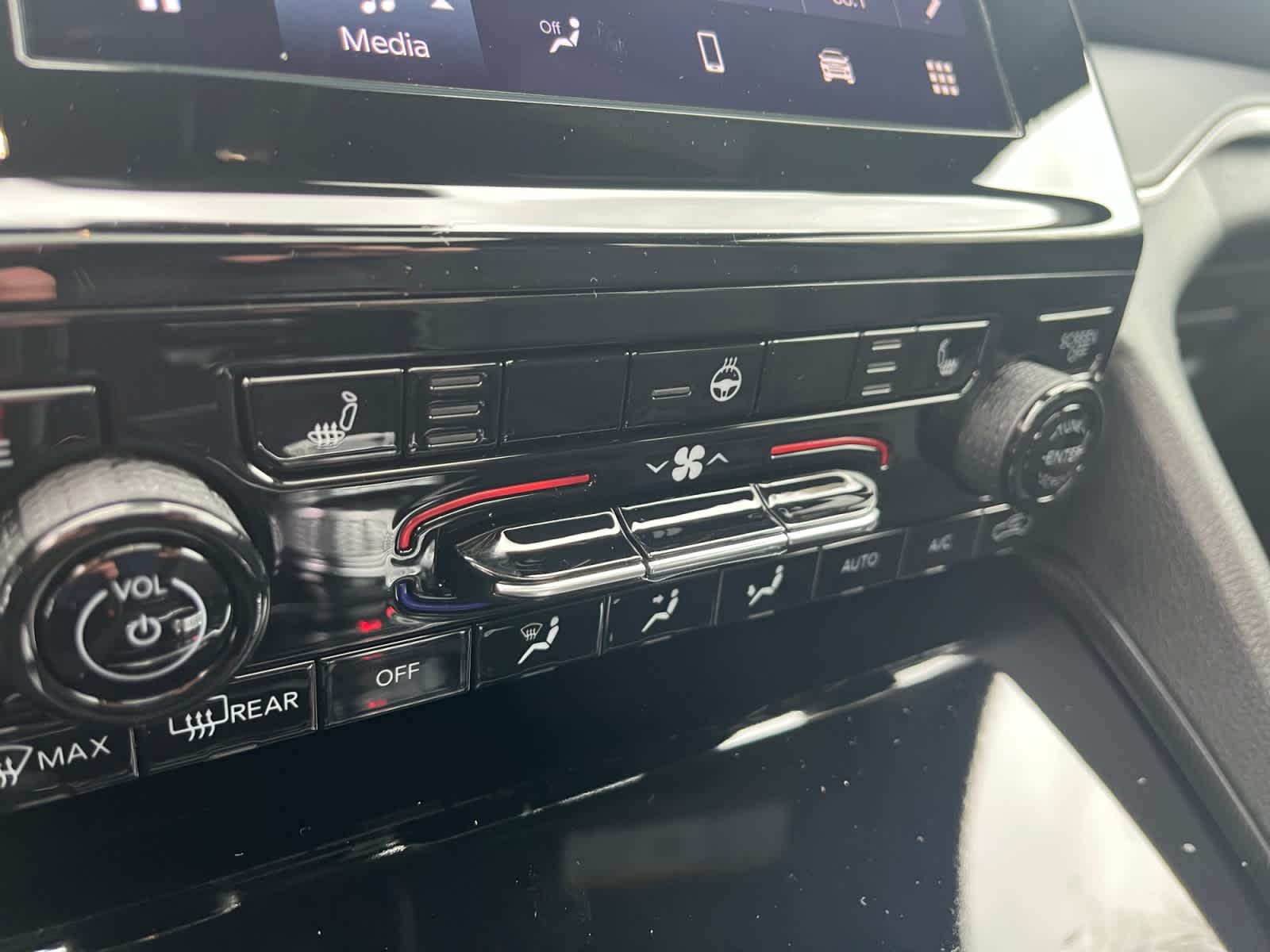 new 2025 Jeep Grand Cherokee car, priced at $39,475