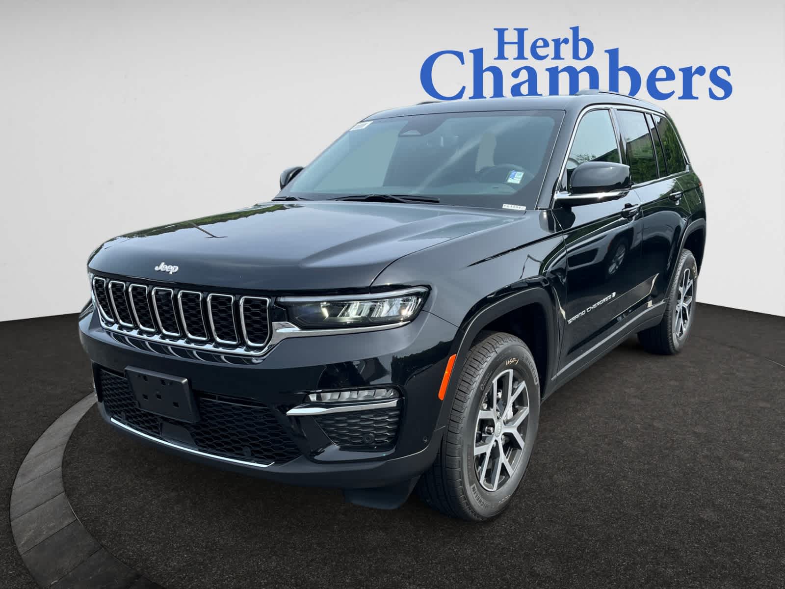 new 2025 Jeep Grand Cherokee car, priced at $52,935