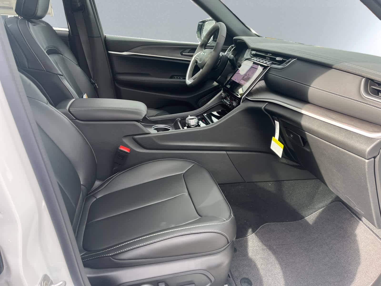 new 2025 Jeep Grand Cherokee car, priced at $45,315