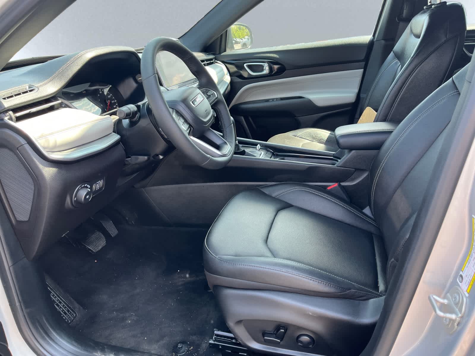 used 2025 Jeep Compass car, priced at $29,987