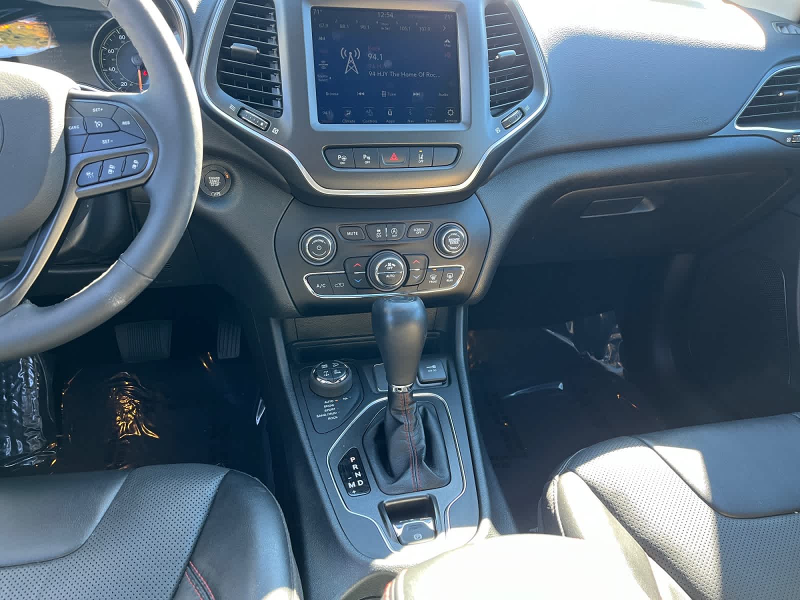 used 2023 Jeep Cherokee car, priced at $27,294
