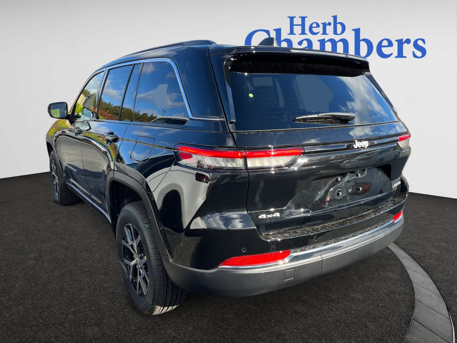 new 2025 Jeep Grand Cherokee car, priced at $45,910