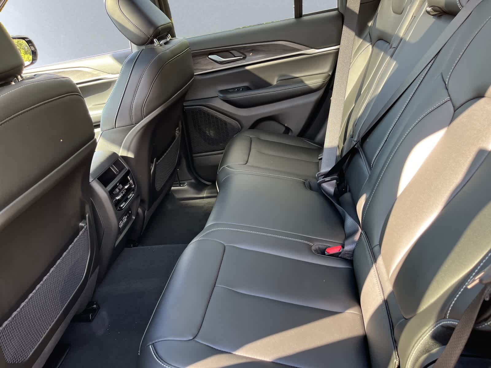 new 2025 Jeep Grand Cherokee car, priced at $50,535