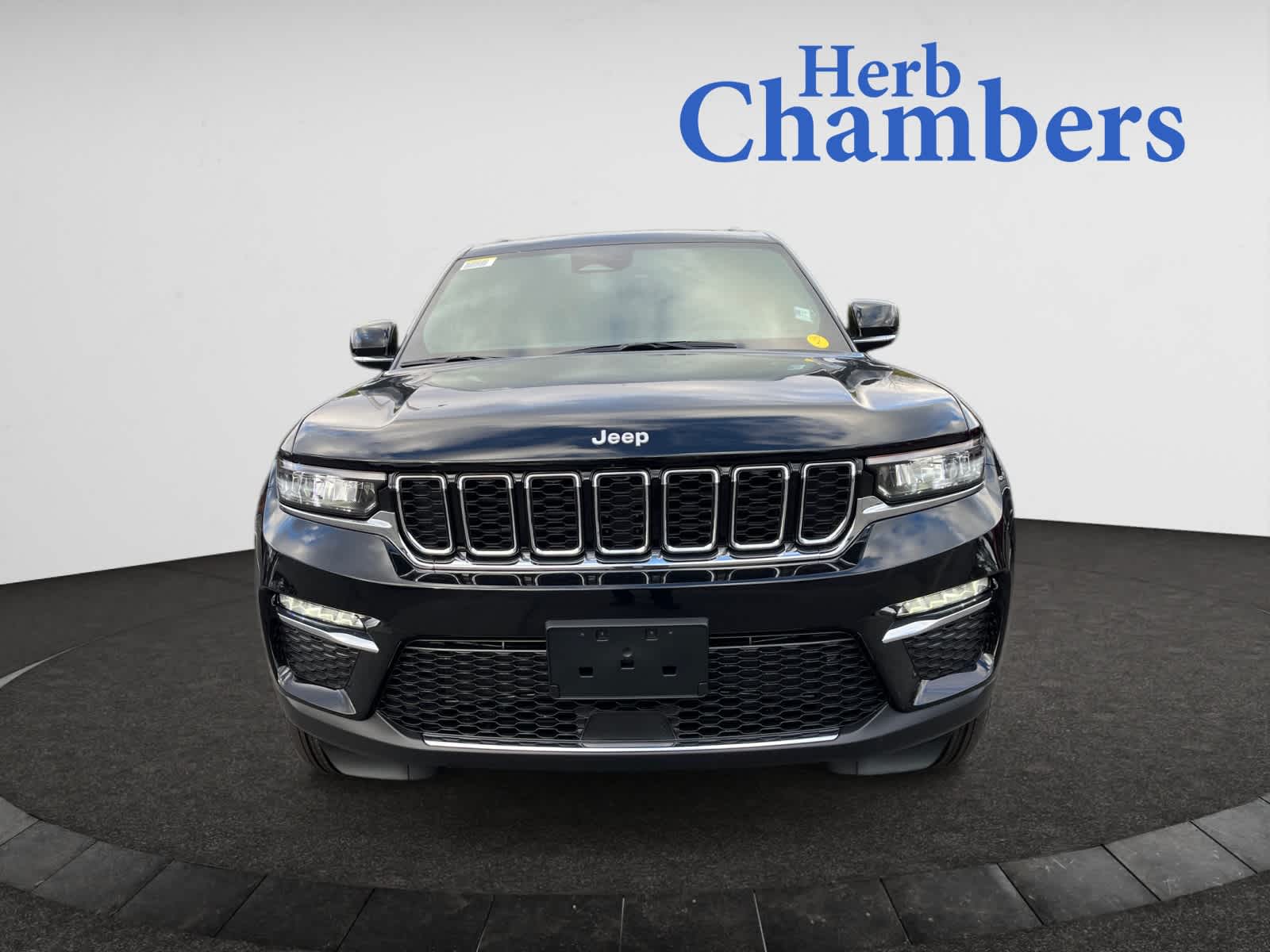 new 2025 Jeep Grand Cherokee car, priced at $50,010