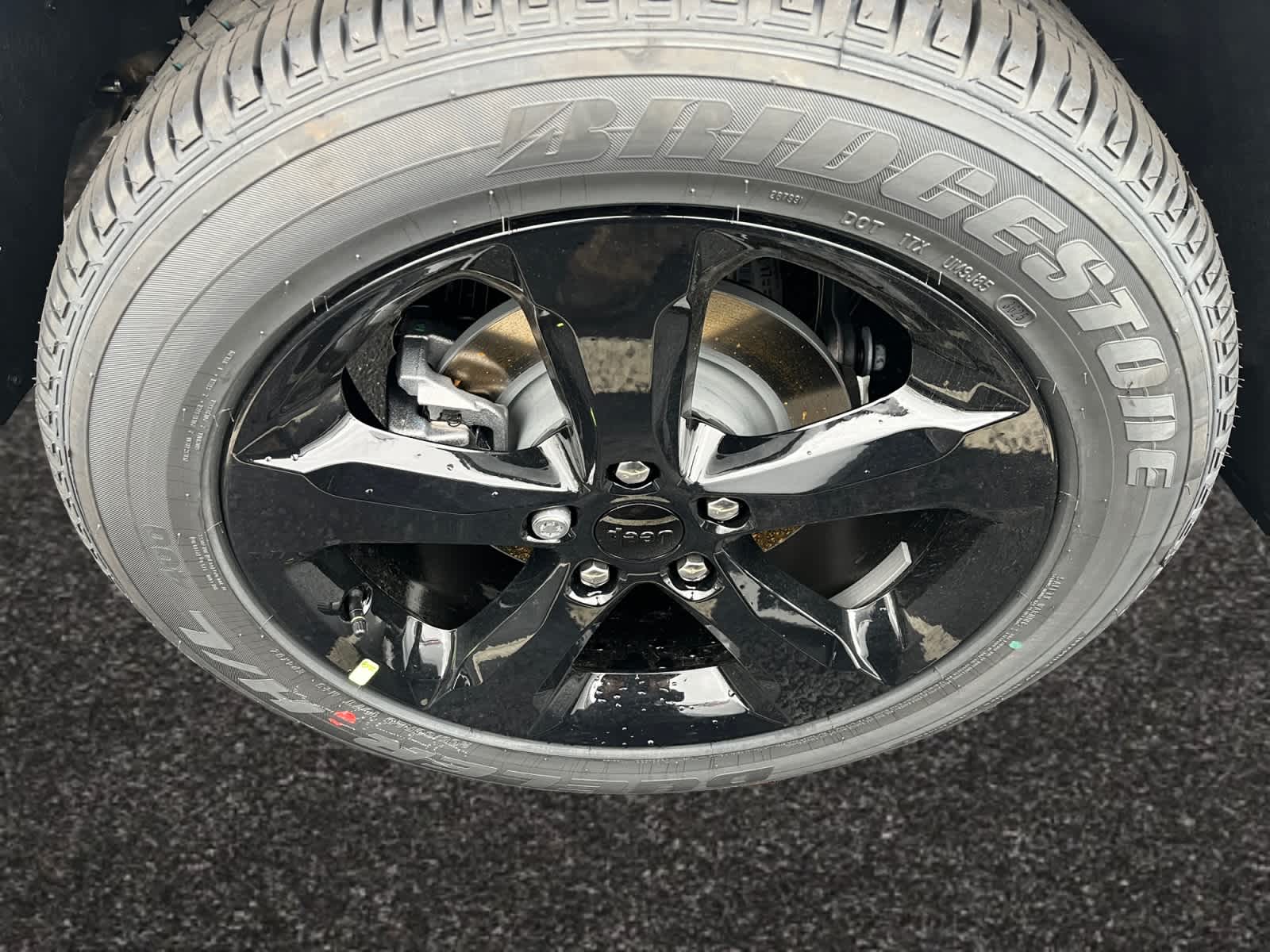 new 2025 Jeep Grand Cherokee car, priced at $43,680