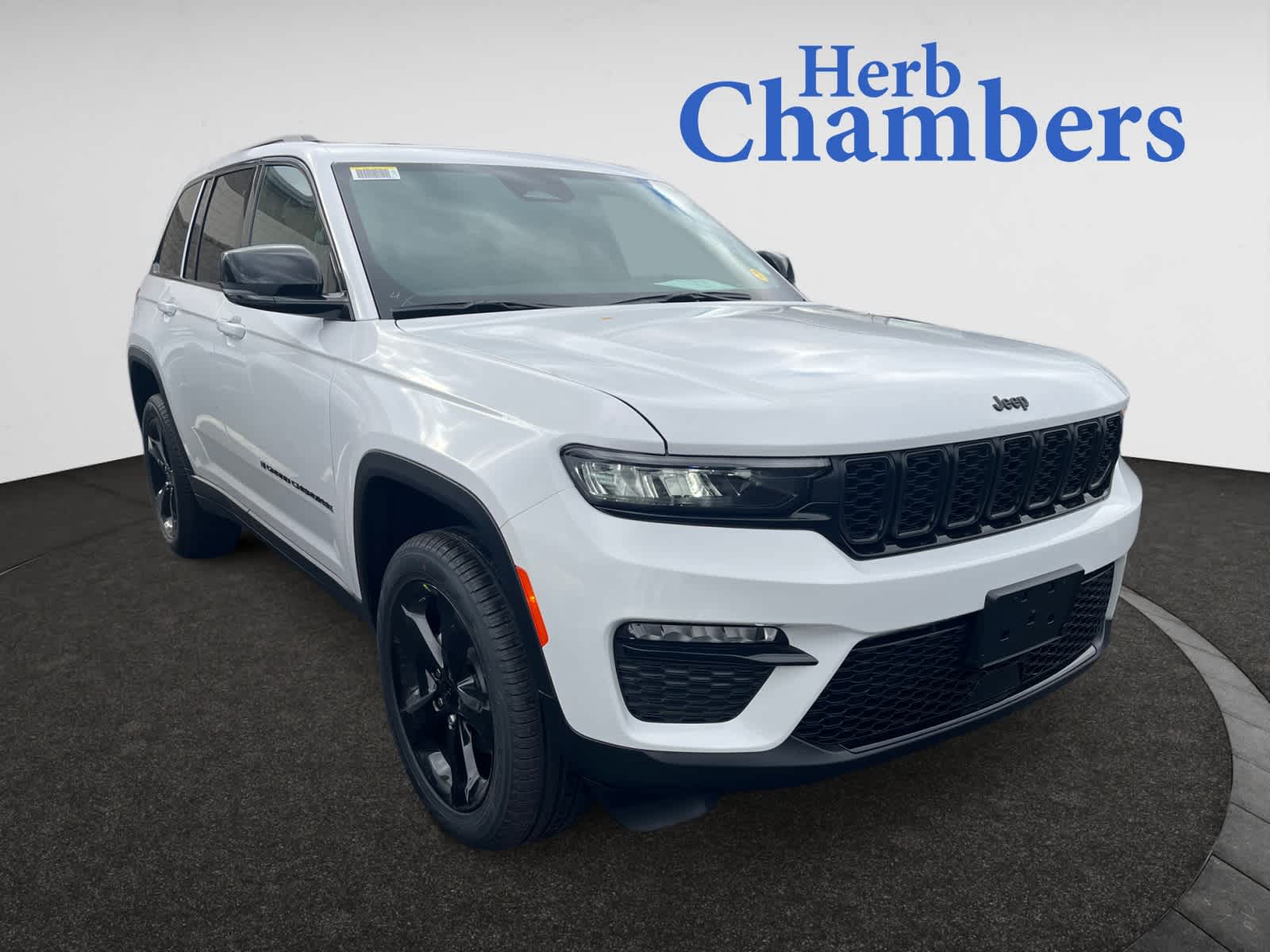 new 2025 Jeep Grand Cherokee car, priced at $48,040