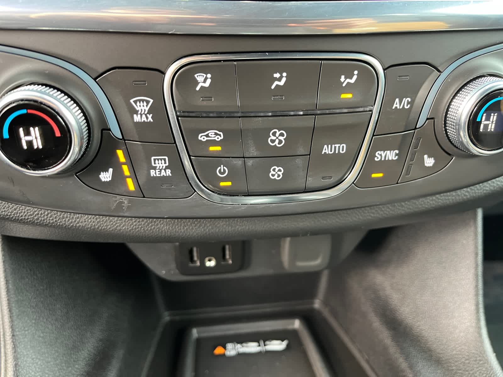 used 2022 Chevrolet Traverse car, priced at $33,328